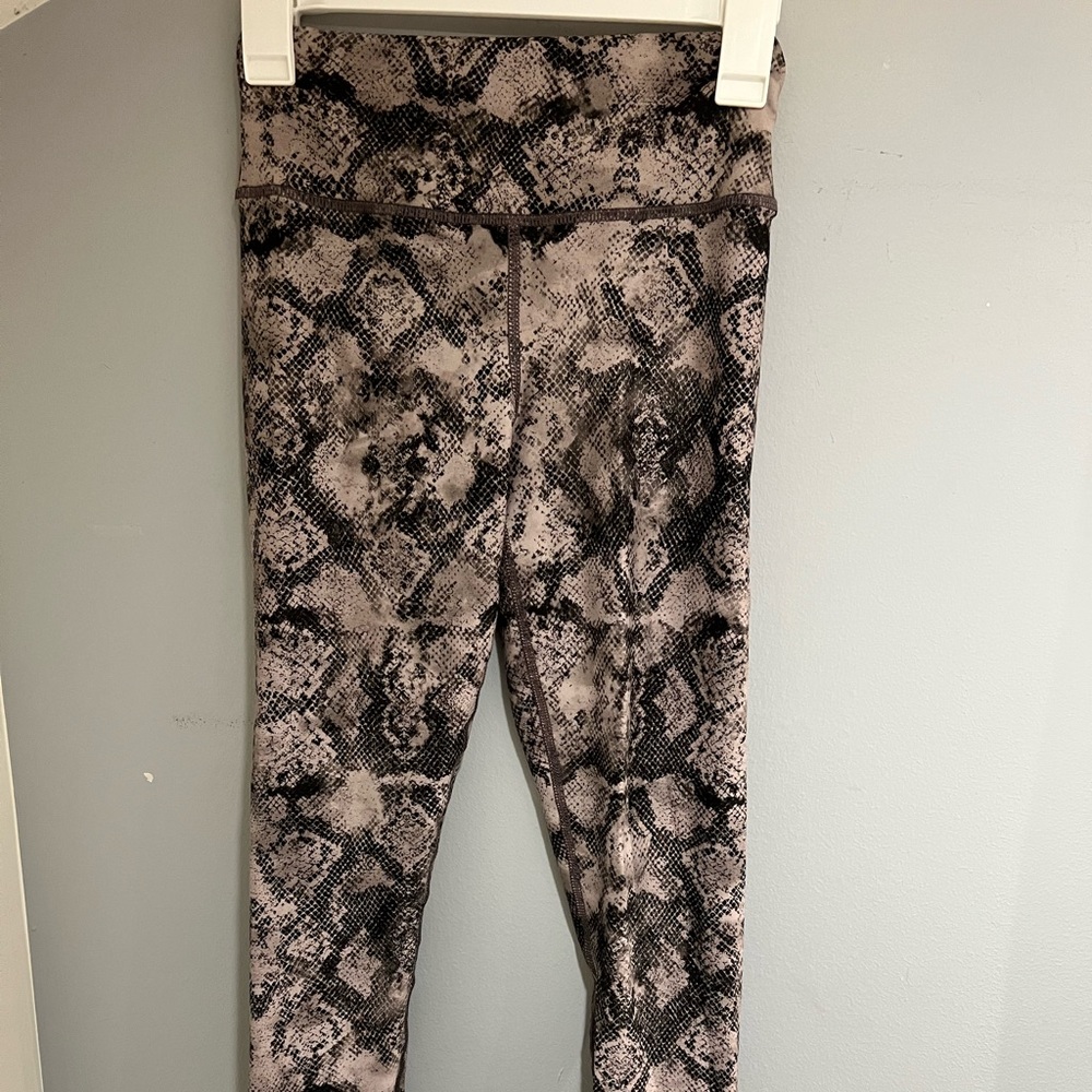 Womens Small snake print leggings